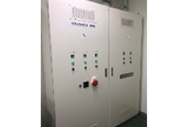 三郷営業所専用のバナナ室コンピュータ室